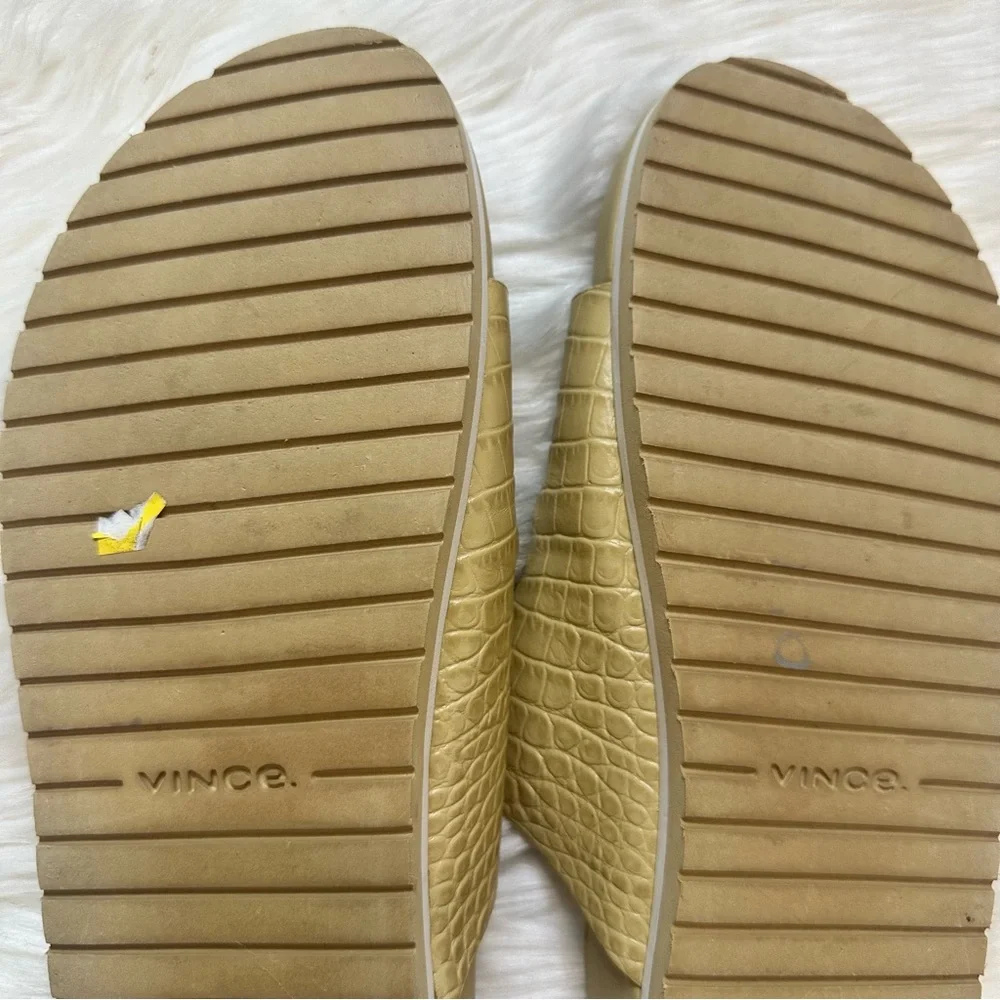 Vince Glyn Croc Leather Barley Beige Slide Sandals Buckle Size 10